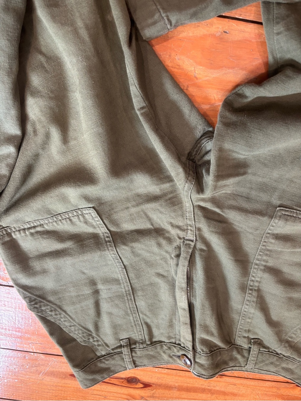 (1005) GREEN CARGO PANTS - Picture 2 of 7